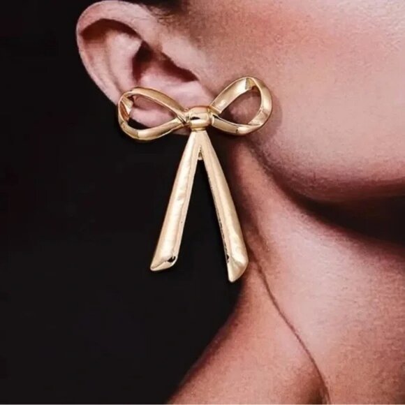 NWOT Palmer Gold Bow Statement Earrings - Picture 1 of 3